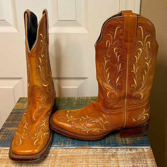 Cadillac Style Shoes - Cadillac Style Cowboy Boots ~ Size 7